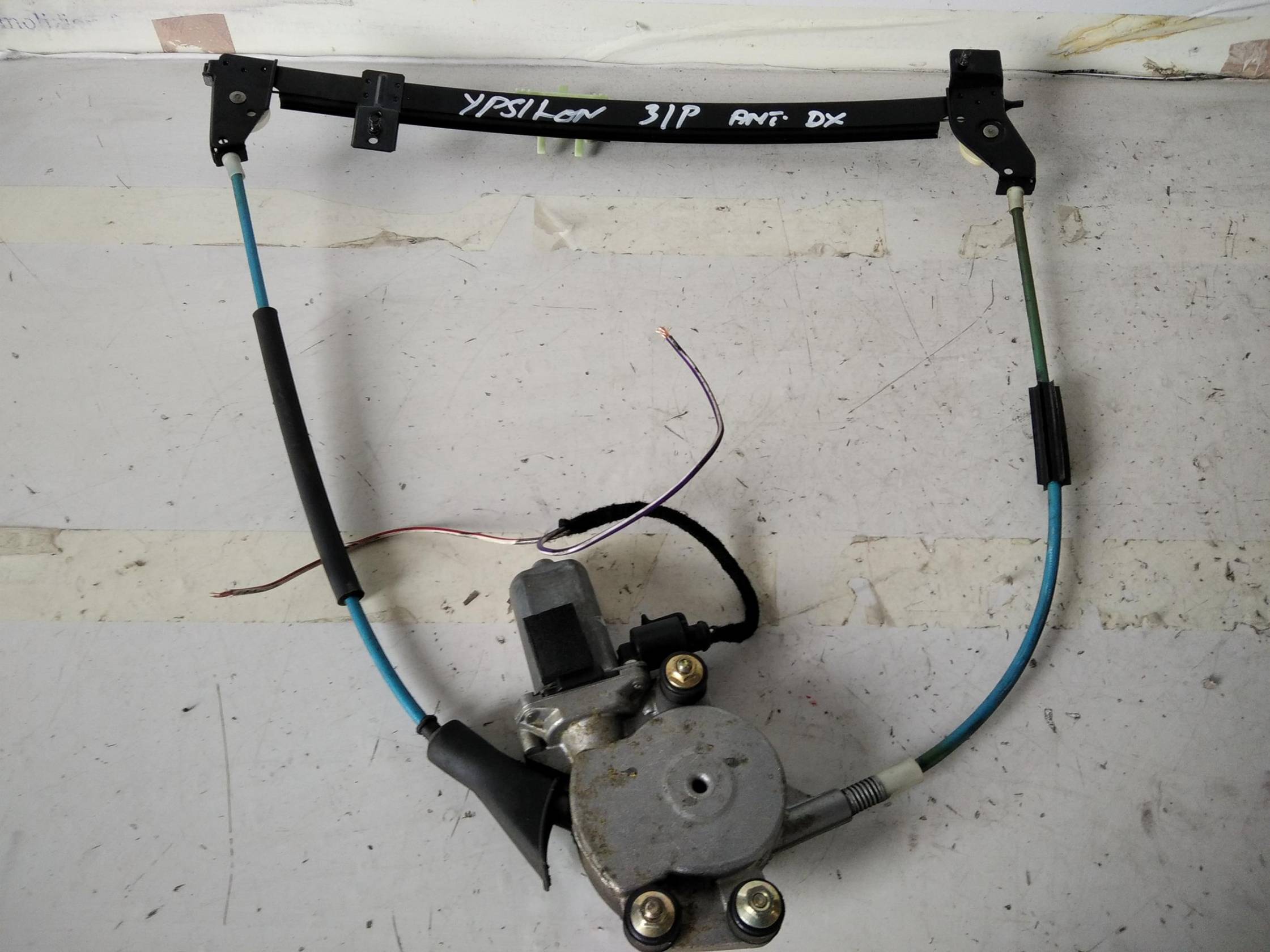 Alzacristallo elettr. porta ant. con motorino dx.